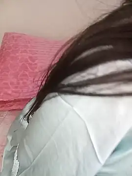 Snapshot of Liyan- chatting on 02-14-25, 02:54 Liyan- online show from 02-14-25, 02:54