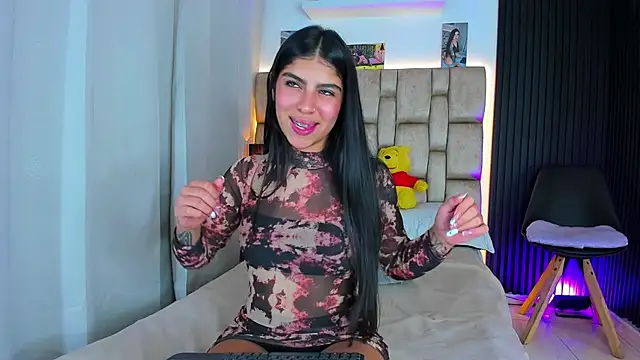 Snapshot of little_sophie18 chatting on 10-05-25, 08:51 little sophie18 online show from 10-05-25, 08:51