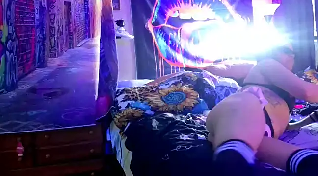 KRYZTALYNXXX online show from 02-17-25, 10:47