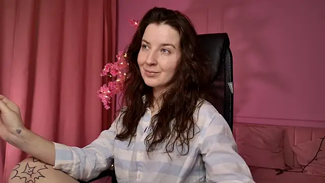 Snapshot of JackieByrd chatting on 09-12-25, 01:22 JackieByrd online show from 09-12-25, 01:22