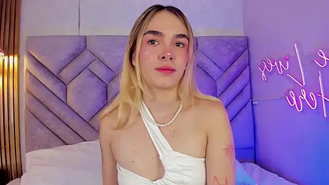 Lucy Vega online show from 12-07-24, 12:13