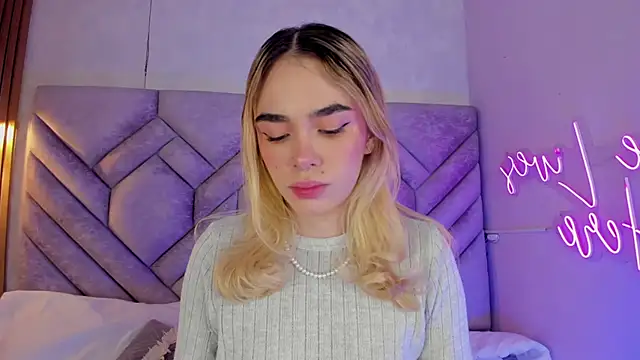 Lucy Vega online show from 12-12-24, 11:40