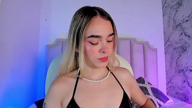 Lucy Vega online show from 01-21-25, 04:10