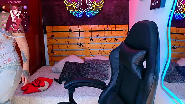 meghan nill online show from 04-10-26, 03:01