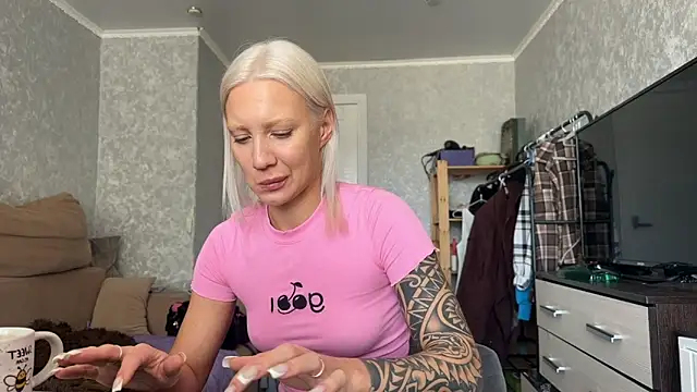 AnneBall online show from 04-23-26, 06:47