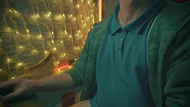 Snapshot of alex-volo chatting on 12-20-24, 01:36 alex-volo online show from 12-20-24, 01:36