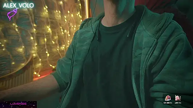 Snapshot of alex-volo chatting on 12-25-24, 01:31 alex-volo online show from 12-25-24, 01:31