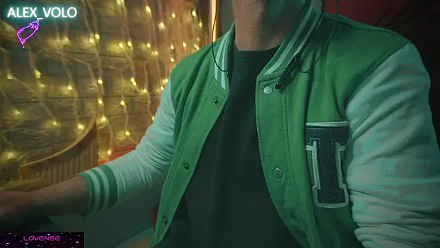 Snapshot of alex-volo chatting on 12-27-24, 09:39 alex-volo online show from 12-27-24, 09:39