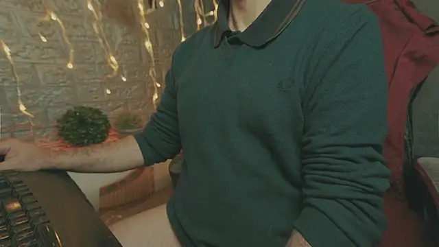 Snapshot of alex-volo chatting on 12-19-25, 02:07 alex-volo online show from 12-19-25, 02:07