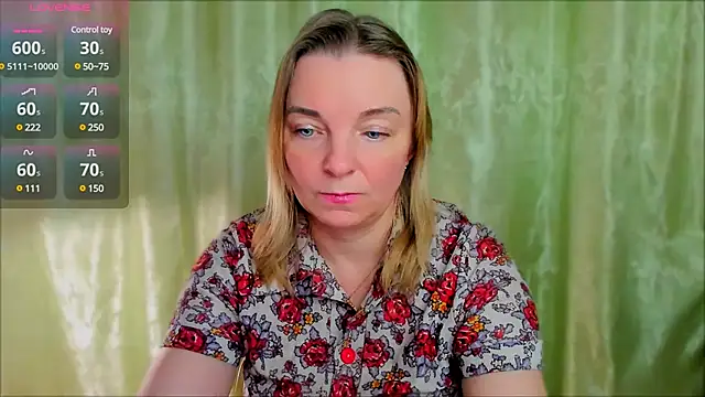 Snapshot of Regina__blue chatting on 03-16-25, 08:32 Regina blue online show from 03-16-25, 08:32