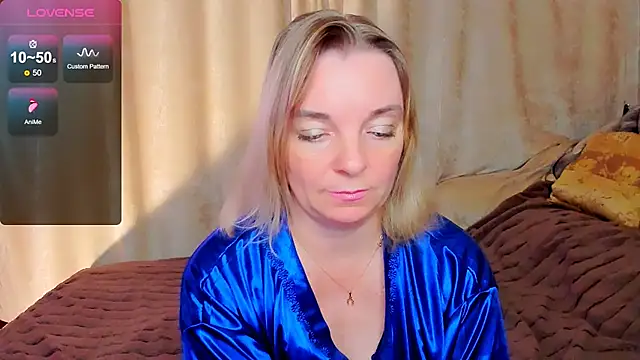 Snapshot of Regina__blue chatting on 10-03-25, 05:54 Regina blue online show from 10-03-25, 05:54