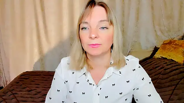 Regina  blue online show from 11-02-25, 02:30