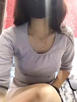 Snapshot of Kashish_18 chatting on 12-13-24, 05:49 Kashish 18 online show from 12-13-24, 05:49