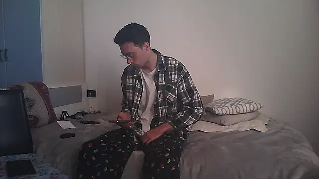 Snapshot of xentetube01 chatting on 02-02-26, 10:03 xentetube01 online show from 02-02-26, 10:03