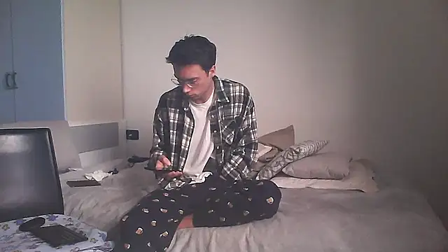 Snapshot of xentetube01 chatting on 03-02-26, 10:33 xentetube01 online show from 03-02-26, 10:33