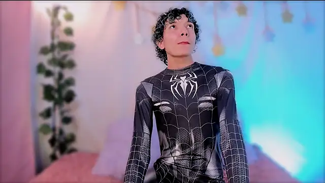 Im Alejo online show from 10-31-25, 02:45