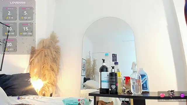 mia lourence online show from 04-06-26, 02:07