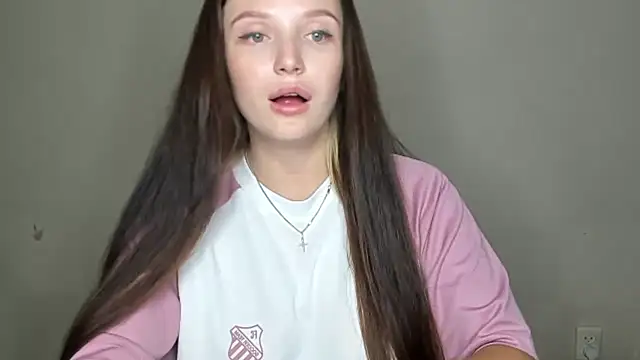 Snapshot of EvaaMillerr99 chatting on 09-28-25, 07:08 EvaaMillerr99 online show from 09-28-25, 07:08