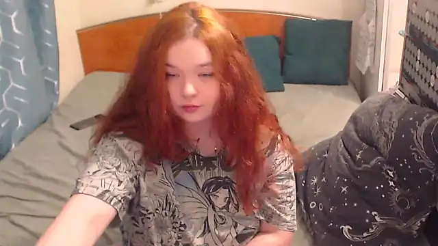 Snapshot of HaleyRoute chatting on 10-31-25, 05:03 HaleyRoute online show from 10-31-25, 05:03