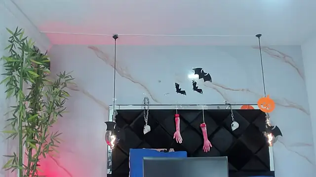 Snapshot of AngelaaCute_ chatting on 10-28-25, 12:09 AngelaaCute online show from 10-28-25, 12:09