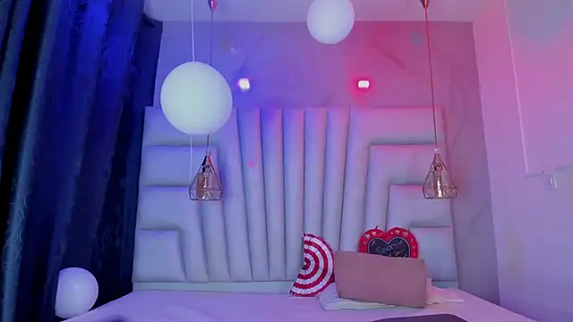 Snapshot of AngelaaCute_ chatting on 02-14-26, 08:27 AngelaaCute online show from 02-14-26, 08:27