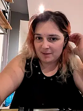 Snapshot of LadyRochester chatting on 09-12-25, 10:32 LadyRochester online show from 09-12-25, 10:32