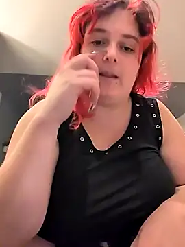 Snapshot of LadyRochester chatting on 10-14-25, 11:16 LadyRochester online show from 10-14-25, 11:16