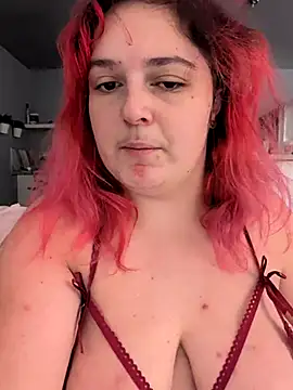 Snapshot of LadyRochester chatting on 10-18-25, 12:17 LadyRochester online show from 10-18-25, 12:17