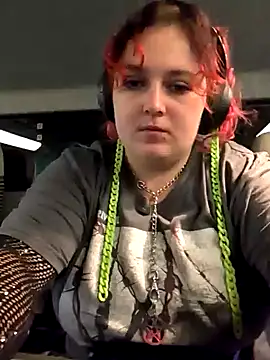 Snapshot of LadyRochester chatting on 10-21-25, 06:03 LadyRochester online show from 10-21-25, 06:03