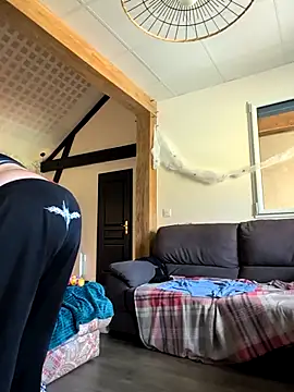 Snapshot of LadyRochester chatting on 10-31-25, 01:23 LadyRochester online show from 10-31-25, 01:23