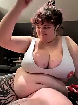 Snapshot of LadyRochester chatting on 11-13-25, 01:04 LadyRochester online show from 11-13-25, 01:04