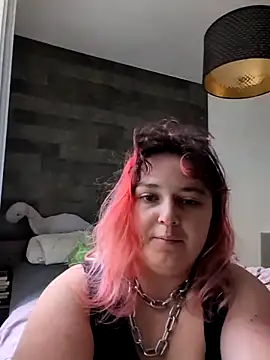 Snapshot of LadyRochester chatting on 11-16-25, 01:28 LadyRochester online show from 11-16-25, 01:28