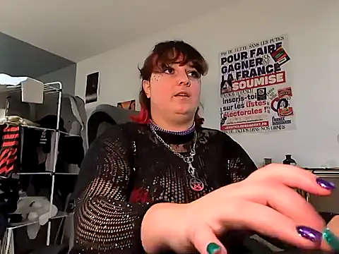 Snapshot of LadyRochester chatting on 11-20-25, 12:44 LadyRochester online show from 11-20-25, 12:44