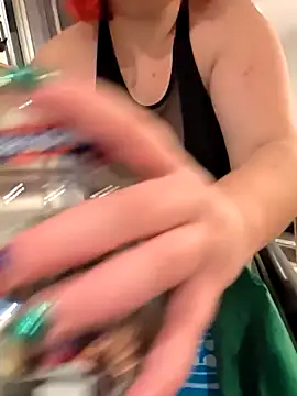 Snapshot of LadyRochester chatting on 11-21-25, 08:40 LadyRochester online show from 11-21-25, 08:40