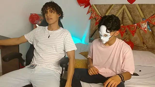 Snapshot of nickolas_moon chatting on 02-16-25, 12:52 nickolas moon online show from 02-16-25, 12:52