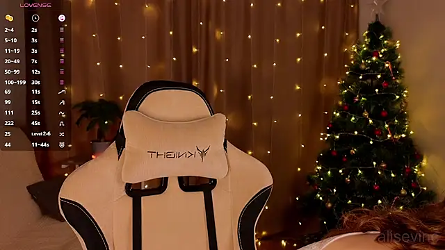 Snapshot of AliseVine chatting on 12-26-24, 03:31 AliseVine online show from 12-26-24, 03:31