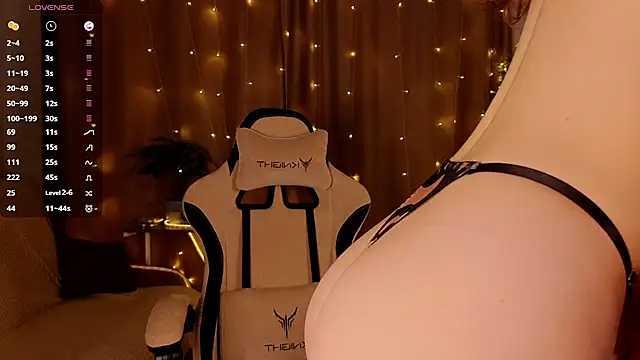 Snapshot of AliseVine chatting on 01-10-25, 06:17 AliseVine online show from 01-10-25, 06:17