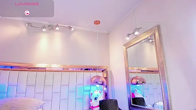 Snapshot of Palmer-Foster chatting on 11-13-25, 09:03 Palmer-Foster online show from 11-13-25, 09:03