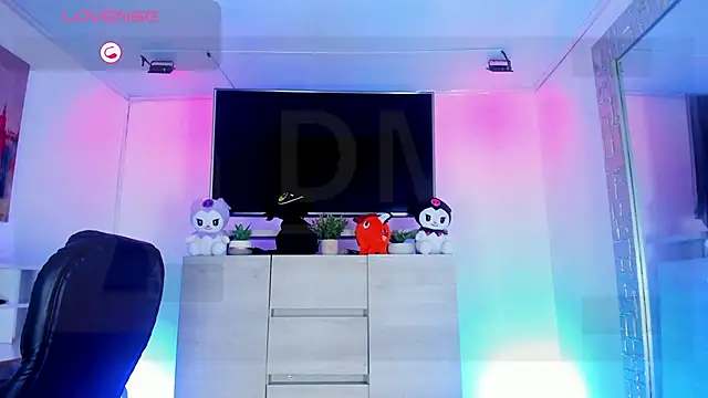 Snapshot of Palmer-Foster chatting on 11-24-25, 09:14 Palmer-Foster online show from 11-24-25, 09:14