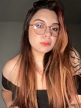 Snapshot of NatyOlson chatting on 12-23-25, 03:48 NatyOlson online show from 12-23-25, 03:48