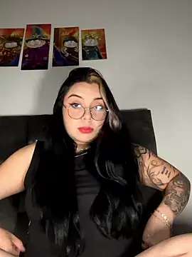 Snapshot of NatyOlson chatting on 01-17-26, 05:23 NatyOlson online show from 01-17-26, 05:23