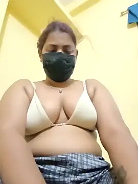 Hotmilfxox online show from 03-05-25, 07:38