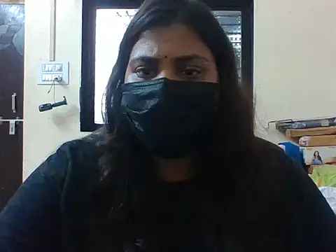 Snapshot of Hotmilfxox chatting on 05-15-26, 07:37 Hotmilfxox online show from 05-15-26, 07:37