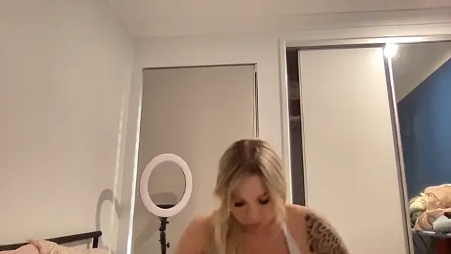 bootydollbaby online show from 06-23-26, 07:17