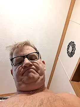 Snapshot of J83560Jason chatting on 10-31-25, 11:44 J83560Jason online show from 10-31-25, 11:44