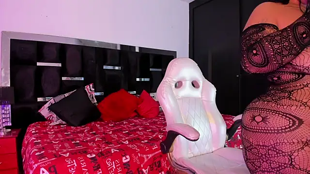 Tasha Sant online show from 10-27-25, 08:24