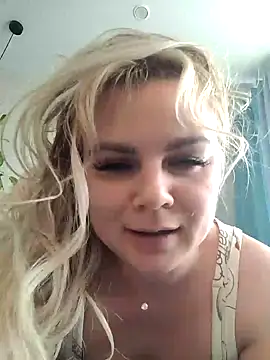 candy queeen online show from 02-26-25, 04:47