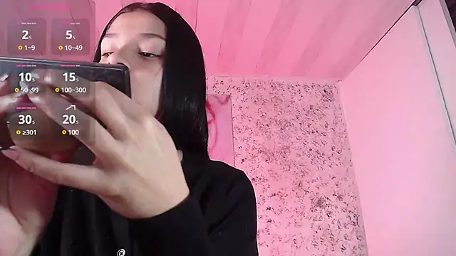 Snapshot of Zoee_babygirl chatting on 01-24-25, 12:31 Zoee babygirl online show from 01-24-25, 12:31