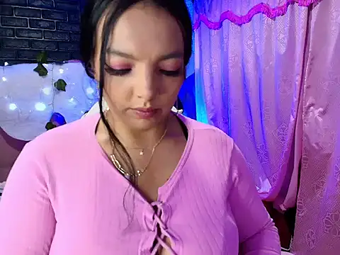 Snapshot of loren_tits24 chatting on 12-06-24, 10:41 loren tits24 online show from 12-06-24, 10:41