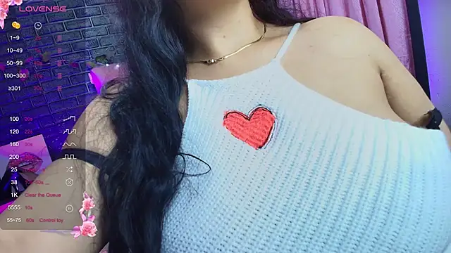 Snapshot of loren_tits24 chatting on 11-23-25, 09:25 loren tits24 online show from 11-23-25, 09:25